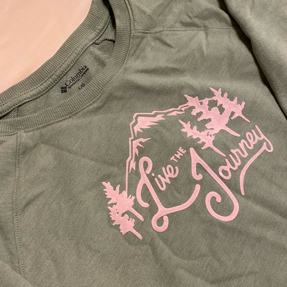 Nature/Travel Columbia Crewneck